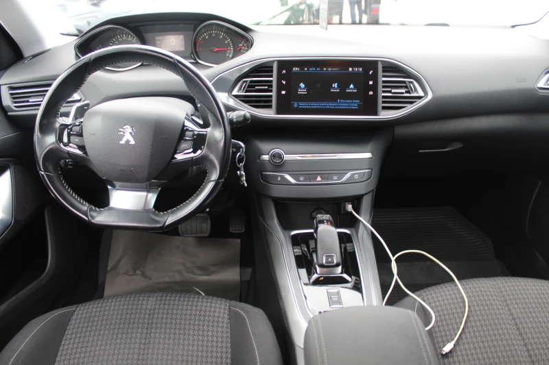 Peugeot 308 ACTIVE 1.2 e-THP 130 EAT8 EURO 6.2, снимка 6 - Автомобили и джипове - 47311907