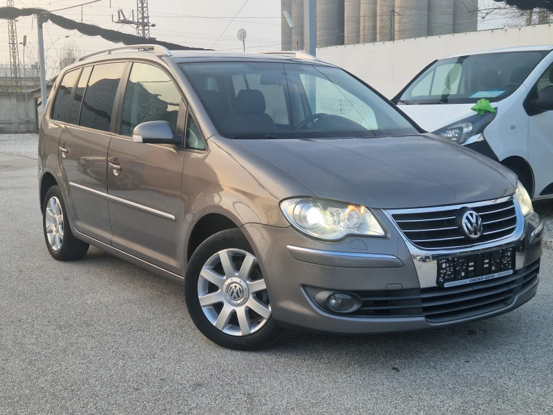 VW Touran 2.0TDI-7mesta* HIGHLINE* NAVI* KSENON* PDC* LUC* I, снимка 3 - Автомобили и джипове - 48444589