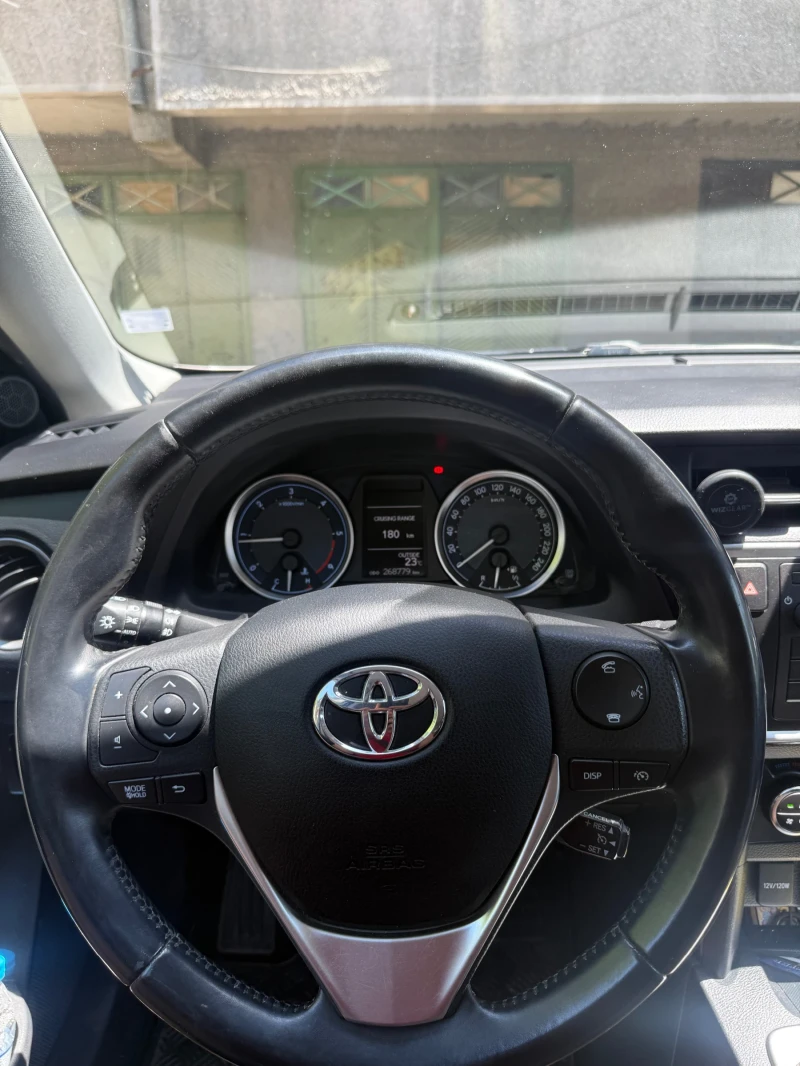 Toyota Auris 2.0D4D, снимка 7 - Автомобили и джипове - 50949947