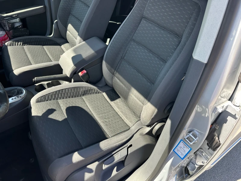 VW Touran 1.9TDI, снимка 11 - Автомобили и джипове - 51722744