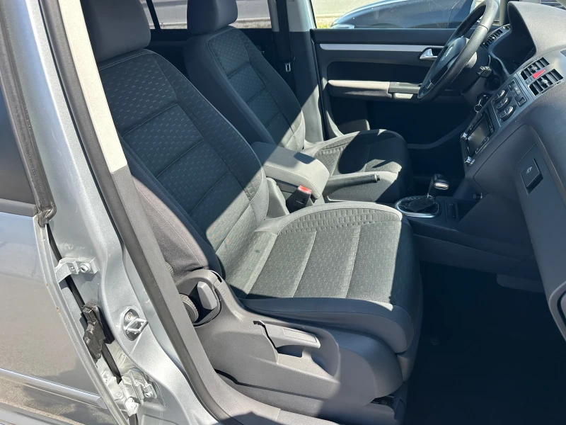 VW Touran 1.9TDI, снимка 10 - Автомобили и джипове - 51722744