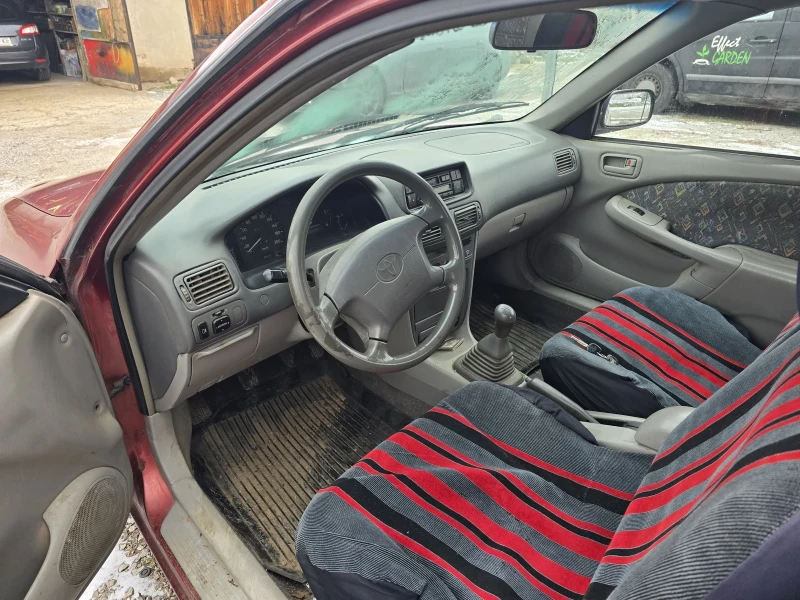 Toyota Corolla 2000 Дизел, снимка 8 - Автомобили и джипове - 53085660