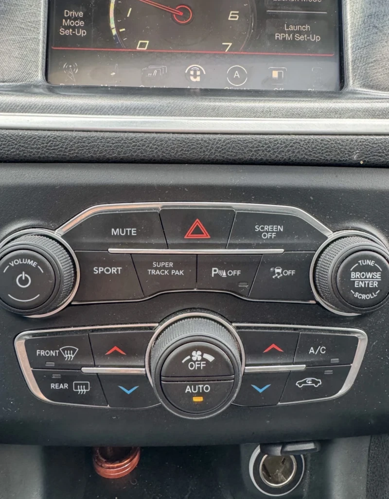 Dodge Charger 5.7 Hemi * Daytona *  Track Pack * Carfax * , снимка 10 - Автомобили и джипове - 53408625