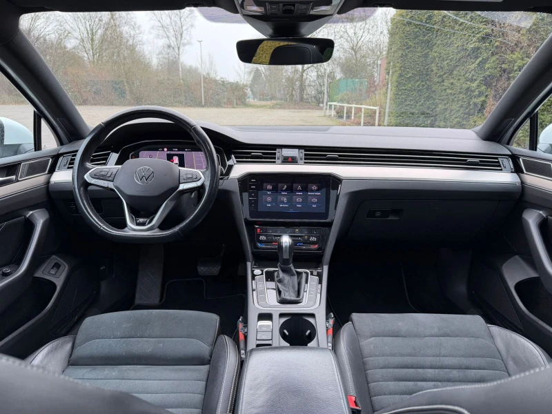 VW Passat 1.5 TSI Business Edition R, снимка 10 - Автомобили и джипове - 53452851