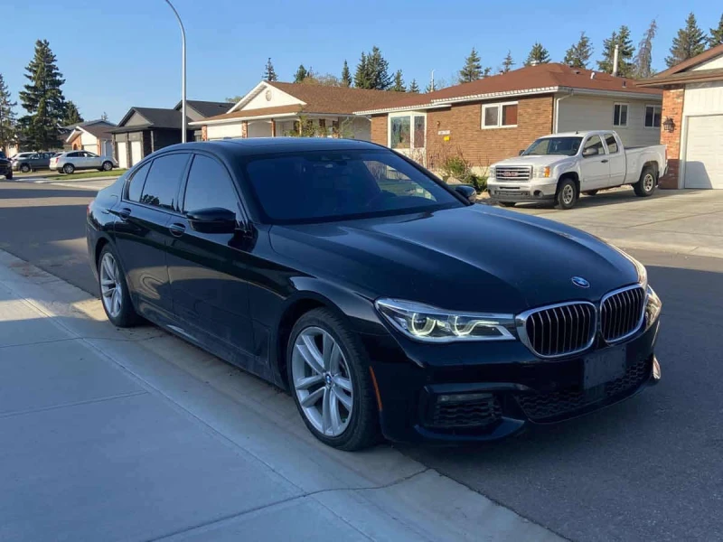 BMW 750 I XDRIVE * CARFAX * OБДУХВАНЕ * ПАНОРАМА, снимка 2 - Автомобили и джипове - 53559968