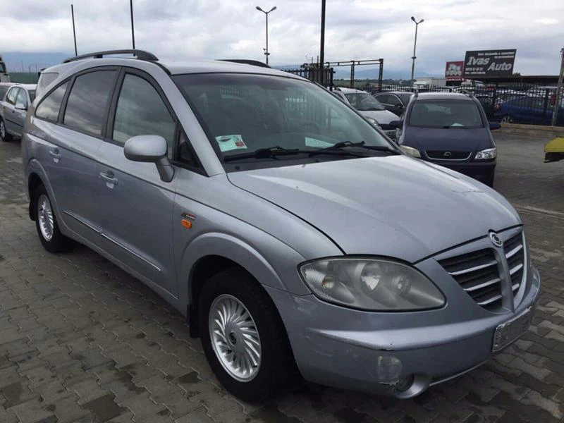 Ssang yong Rodius 2.7 4WD, снимка 2 - Автомобили и джипове - 18516043