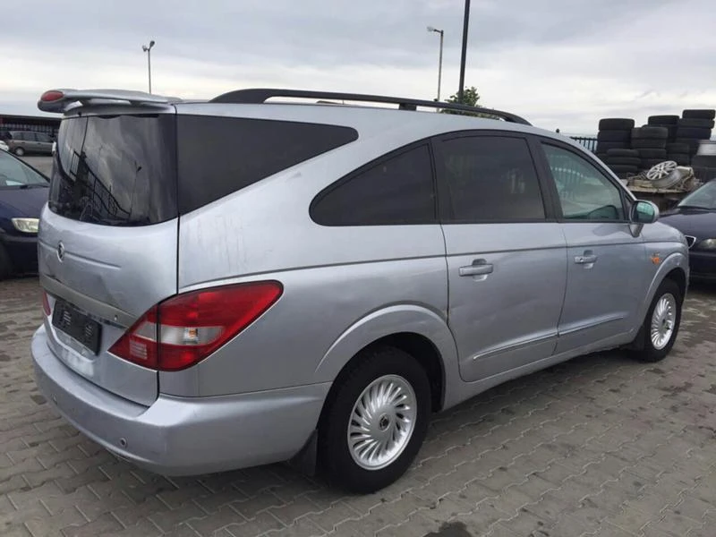 Ssang yong Rodius 2.7 4WD, снимка 6 - Автомобили и джипове - 18516043