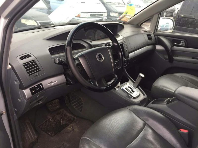 Ssang yong Rodius 2.7 4WD, снимка 8 - Автомобили и джипове - 18516043