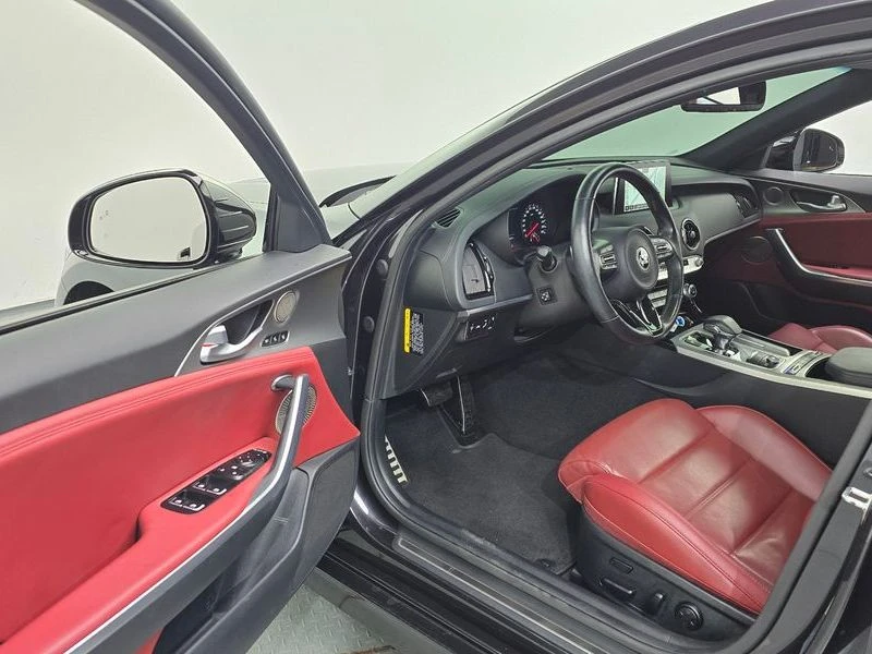 Kia Stinger 2.0 Turbo 2WD| 255к.с., снимка 10 - Автомобили и джипове - 56170080