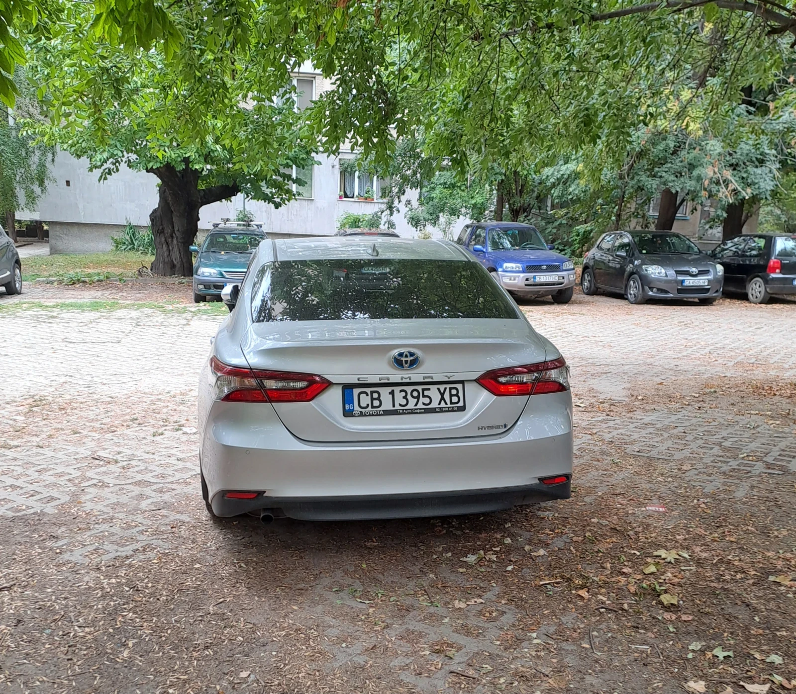 Toyota Camry Hybrid - изображение 3