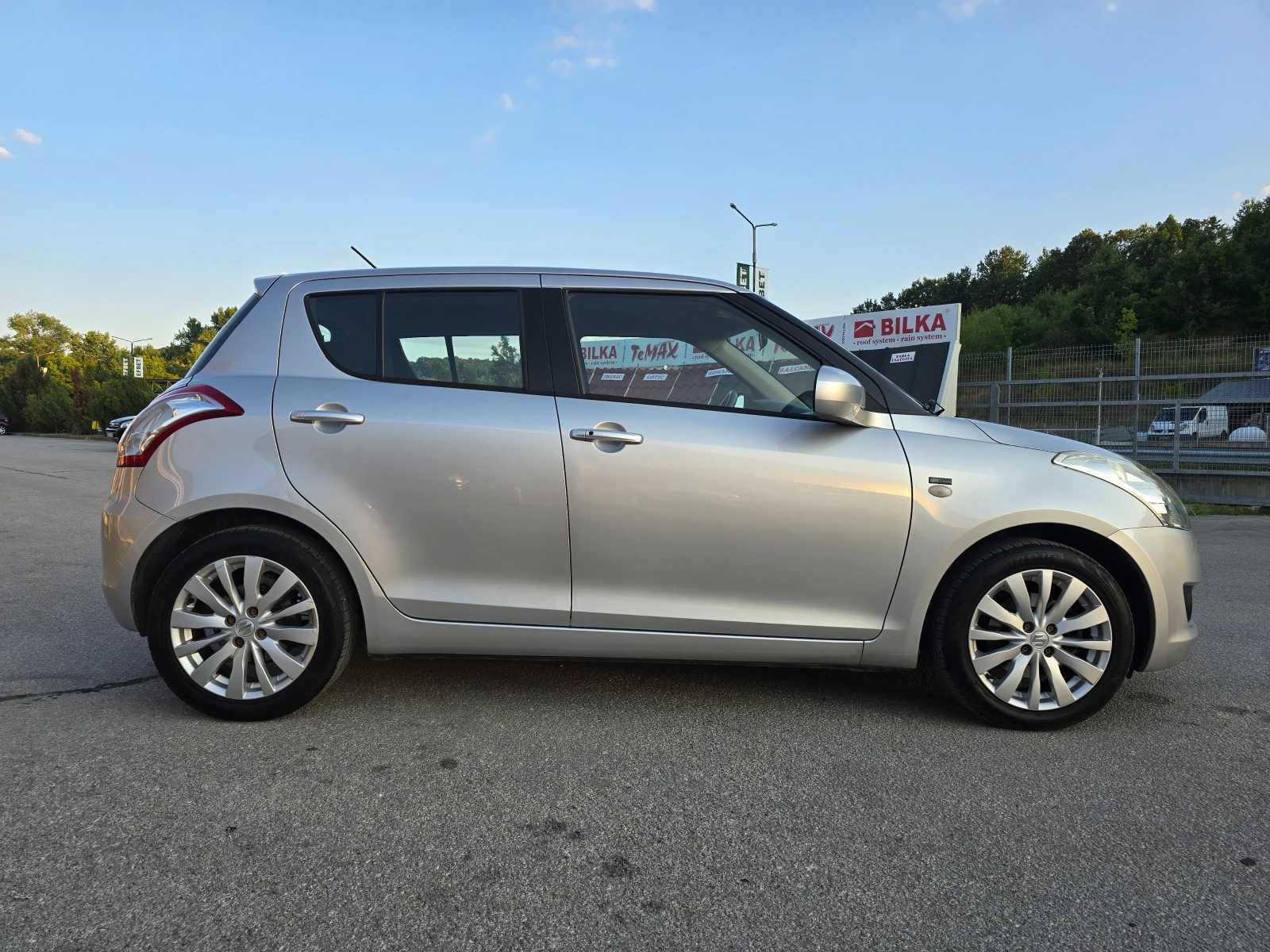 Suzuki Swift 1.2/94ps/KLIMATRONIK-FULL - изображение 6