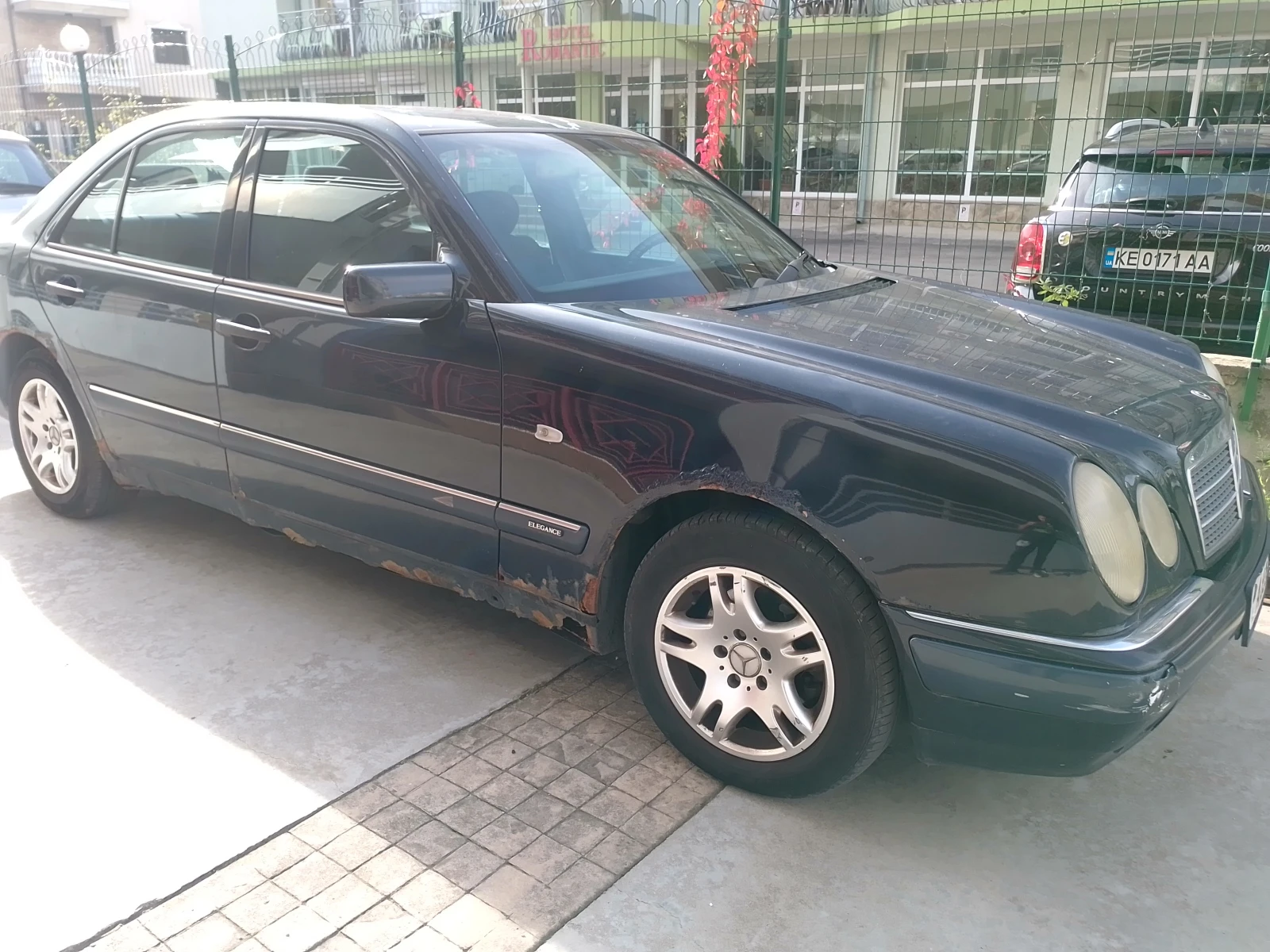 Mercedes-Benz E 200 / | Mobile.bg   5