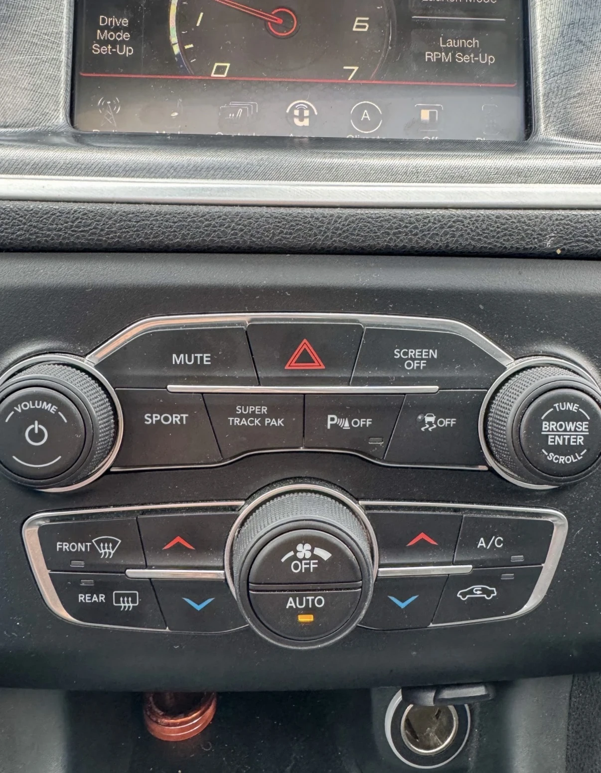 Dodge Charger 5.7 Hemi * Daytona *  Track Pack * Carfax *  - изображение 10