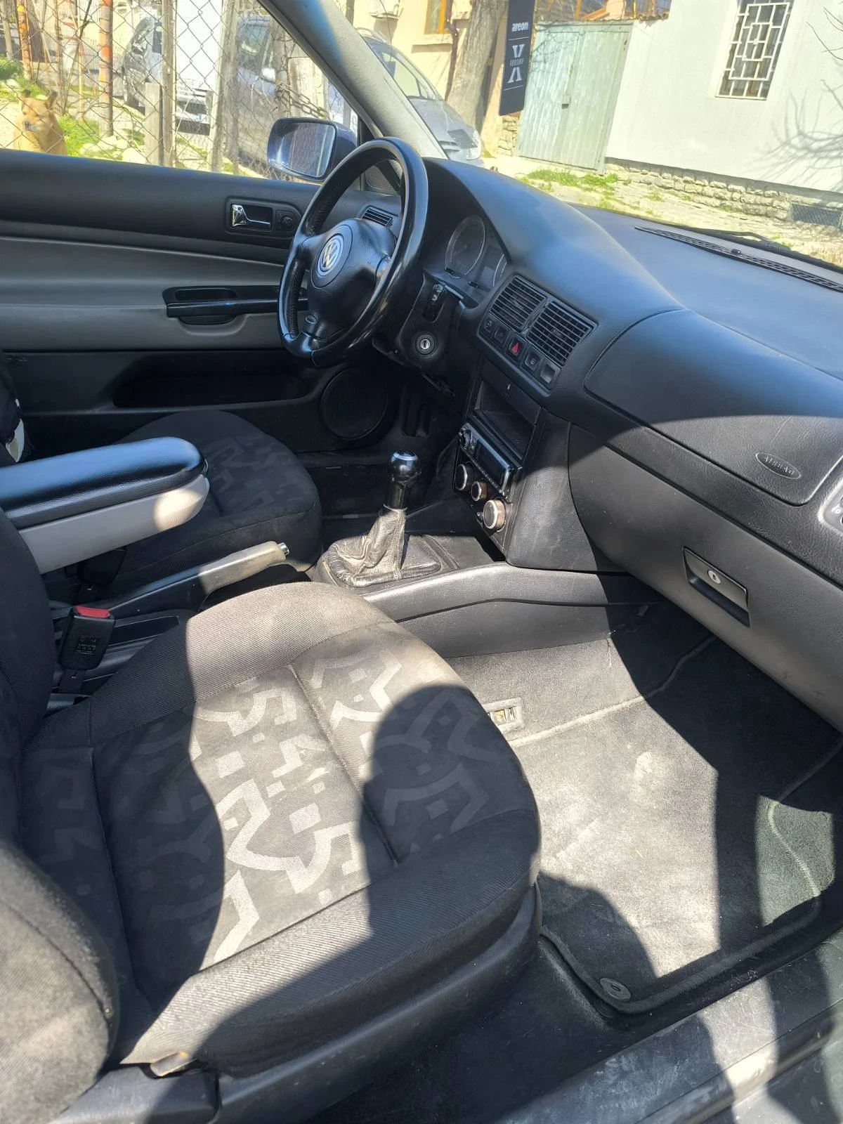 VW Golf 1.9 TDI, снимка 6 - Автомобили и джипове - 53848470