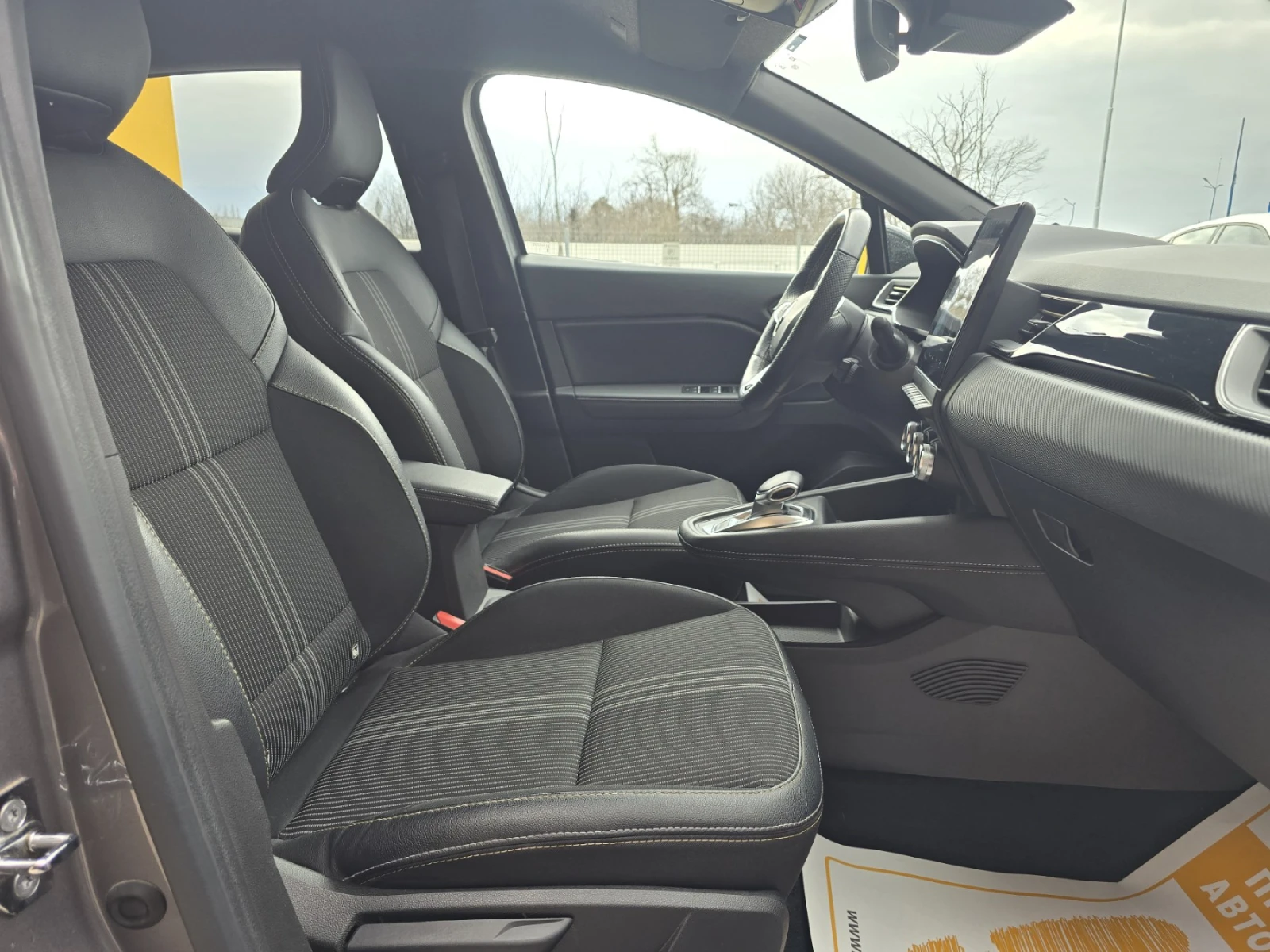 Renault Captur E-TECH/143HP/RS Line, снимка 12 - Автомобили и джипове - 53910312