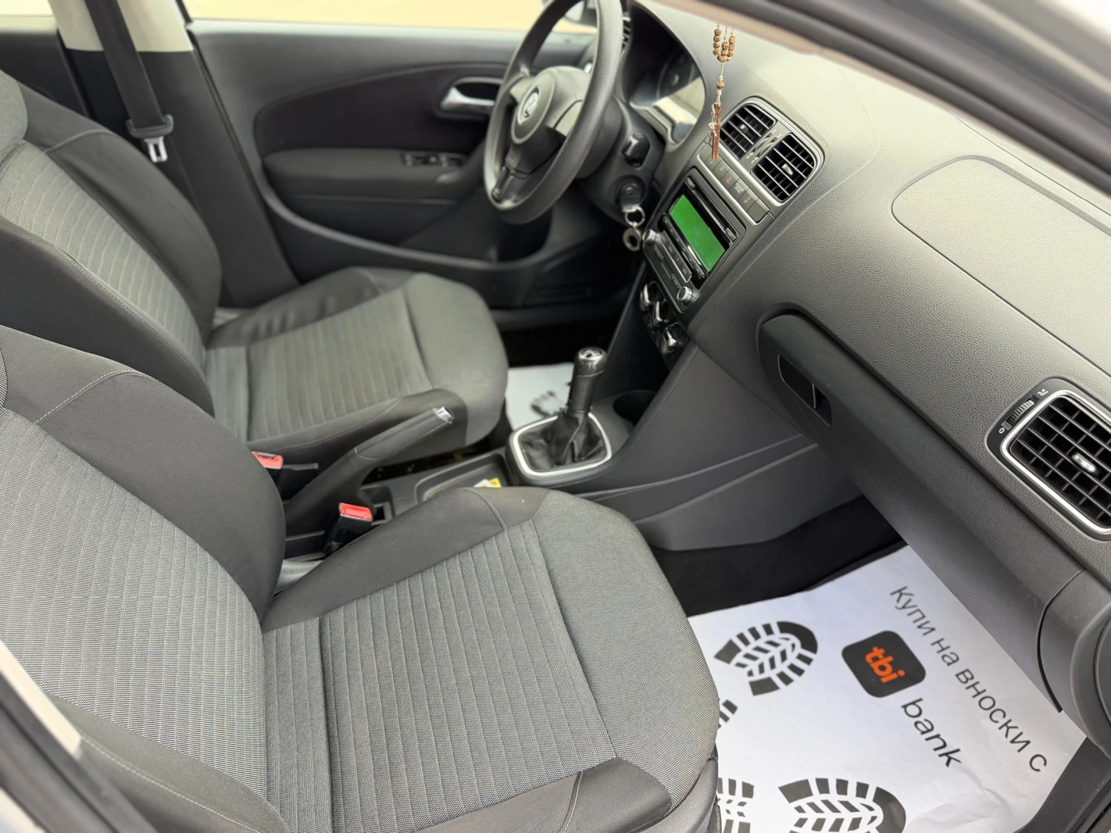 VW Polo 1.6TDI Напълно обслужена* , снимка 9 - Автомобили и джипове - 54042704