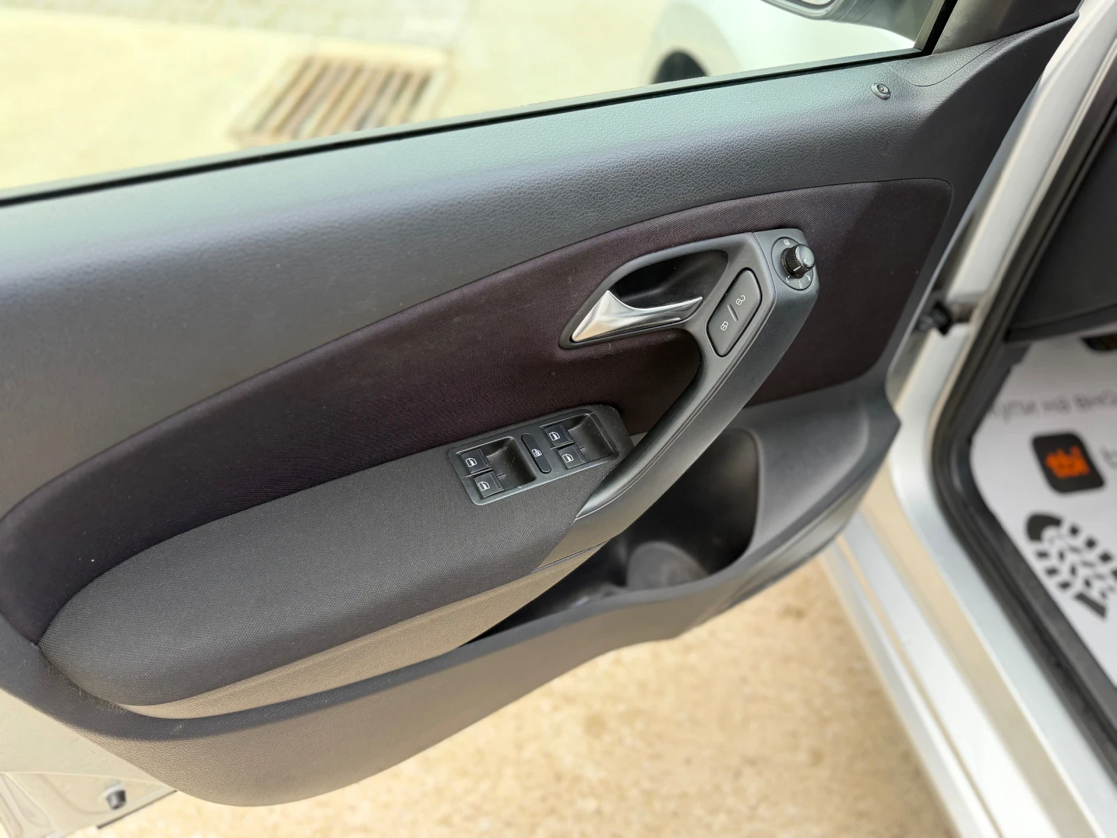 VW Polo 1.6TDI Напълно обслужена* , снимка 7 - Автомобили и джипове - 54042704