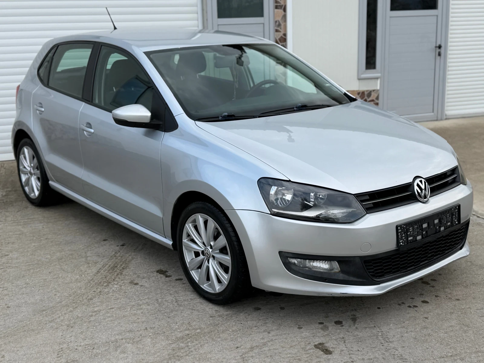VW Polo 1.6TDI Напълно обслужена* , снимка 3 - Автомобили и джипове - 54042704