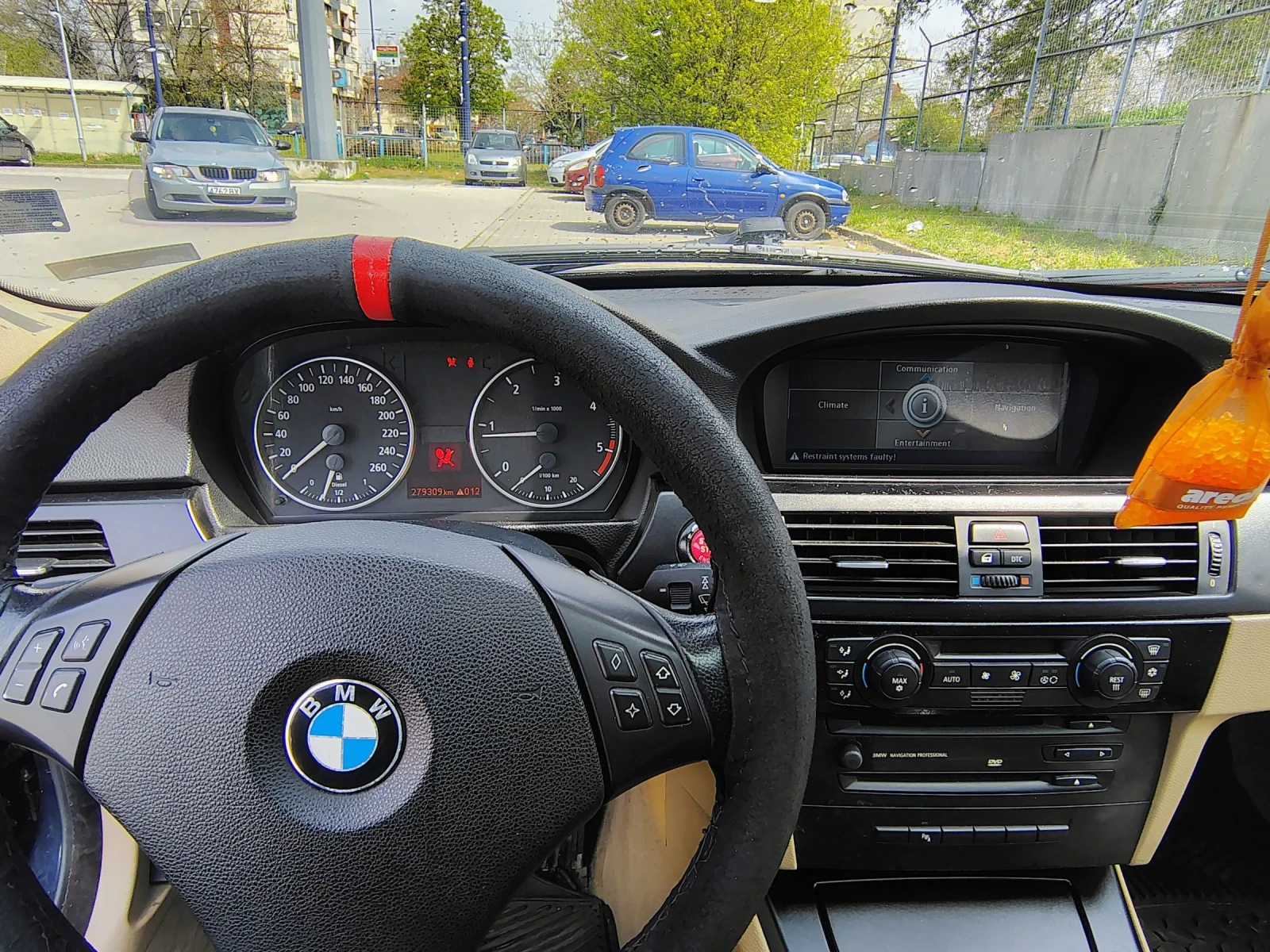 BMW 320, снимка 11 - Автомобили и джипове - 54179012