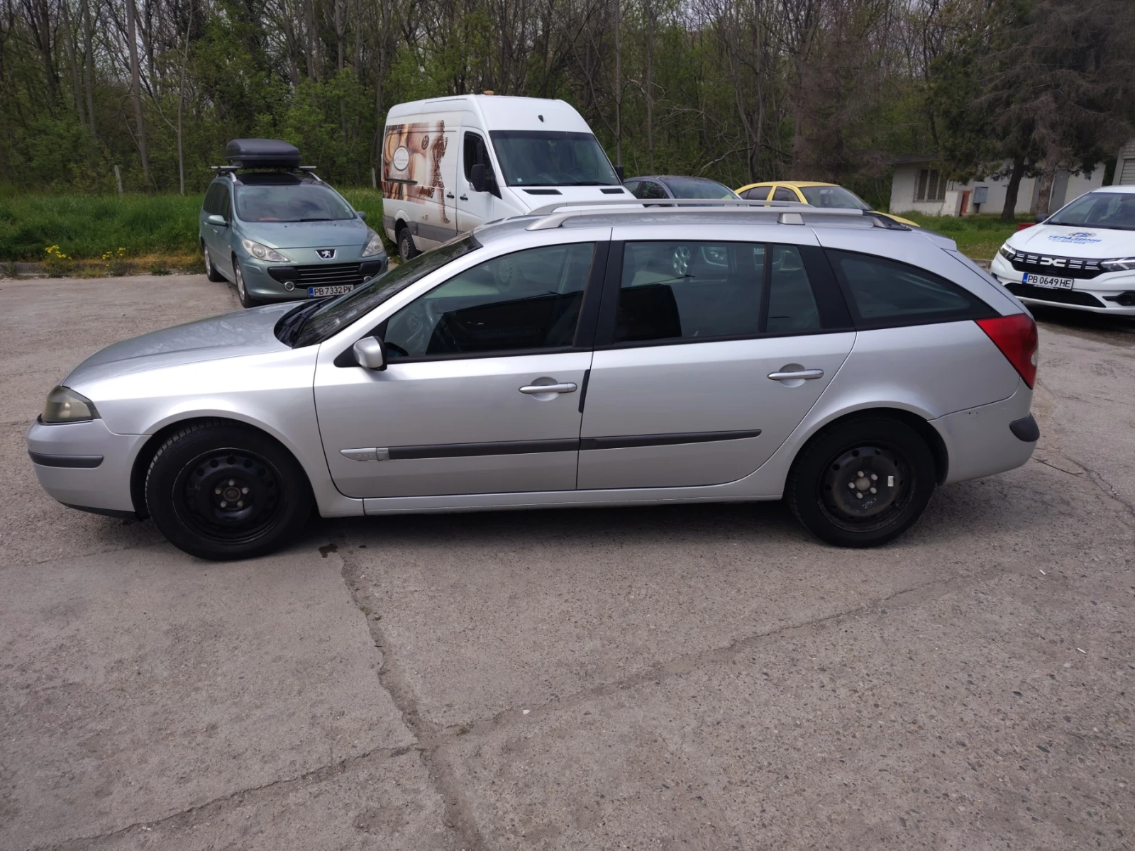 Renault Laguna 1.9 dci Поддържана + 2 комплекта гуми, снимка 3 - Автомобили и джипове - 54206651