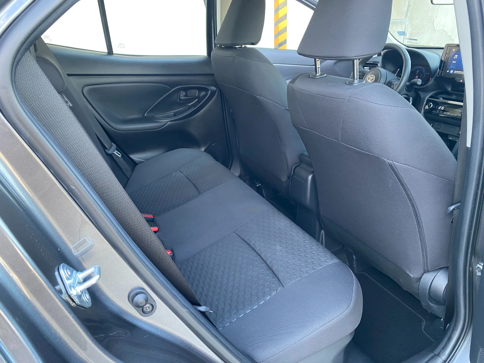 Toyota Yaris Cross 1.5 HEV Fancy, снимка 10 - Автомобили и джипове - 54538520