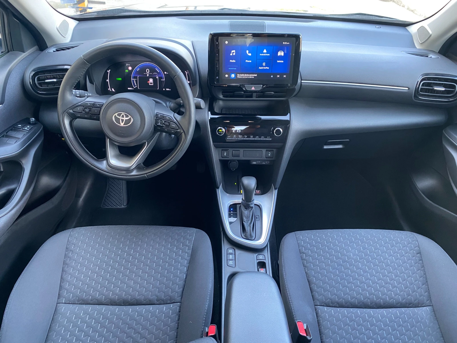 Toyota Yaris Cross 1.5 HEV Fancy, снимка 14 - Автомобили и джипове - 54538520