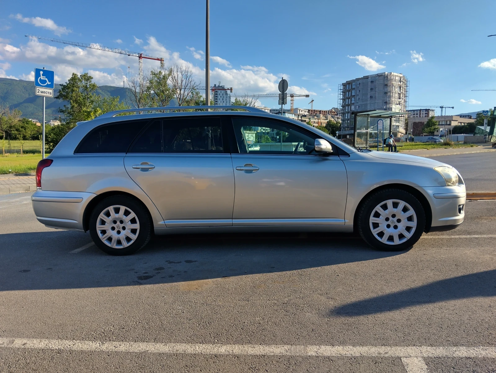 Toyota Avensis 2.2 D4D, снимка 11 - Автомобили и джипове - 54918134