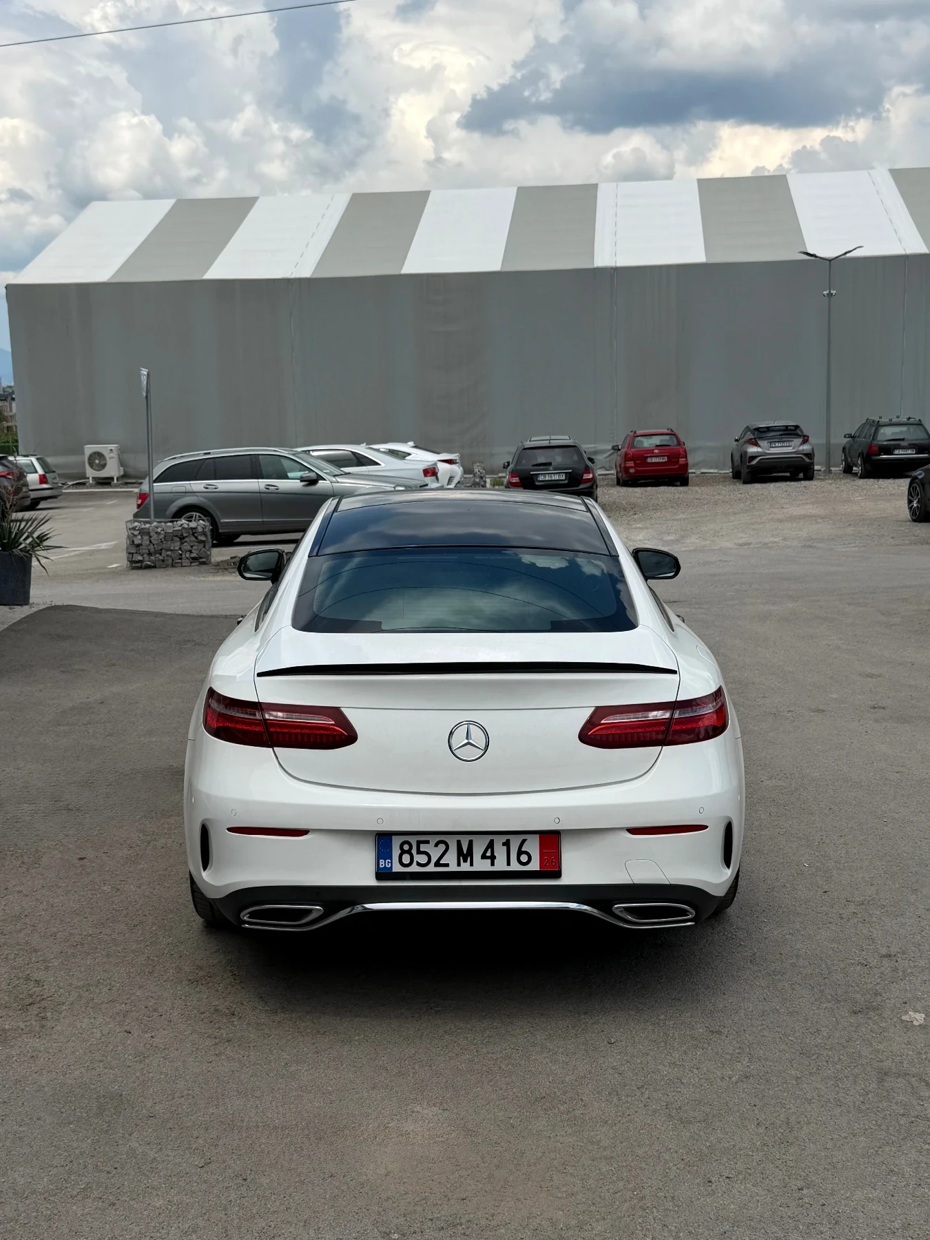 Mercedes-Benz E 220 Burmester/Pano/FULL, снимка 3 - Автомобили и джипове - 55011961