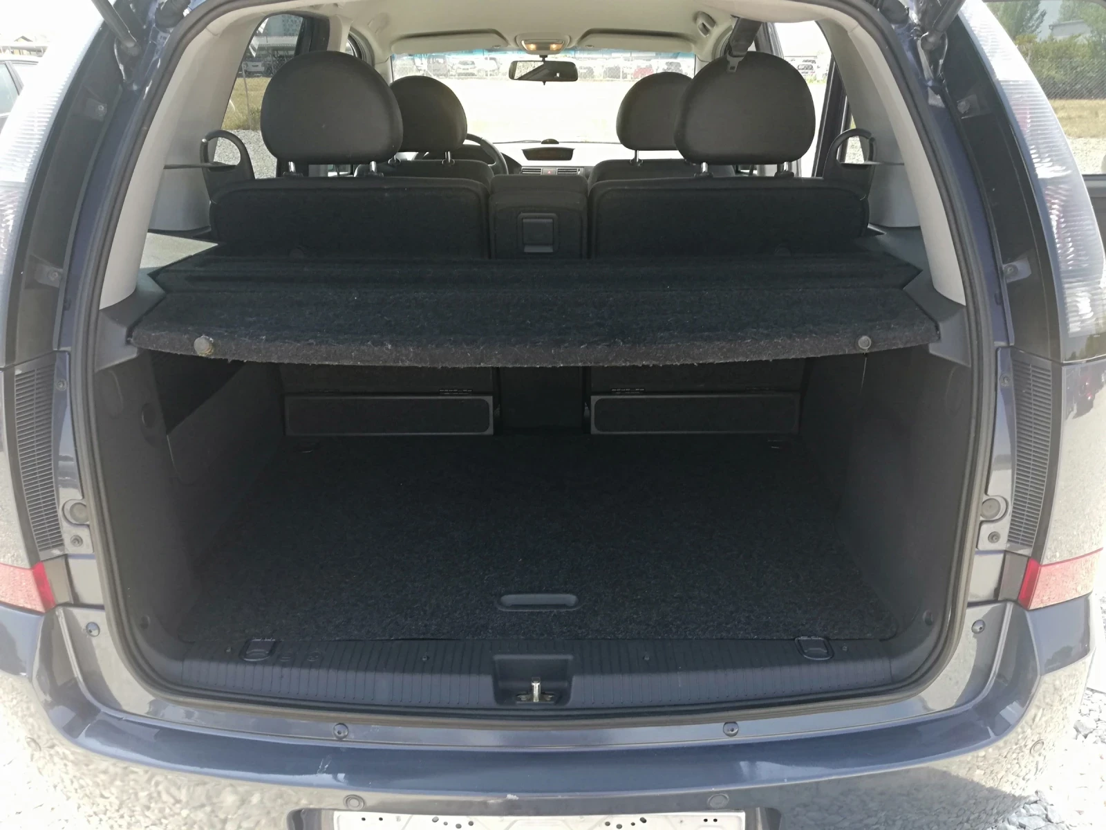 Opel Meriva 1.6I KLIMA ITALIA, снимка 11 - Автомобили и джипове - 55748824