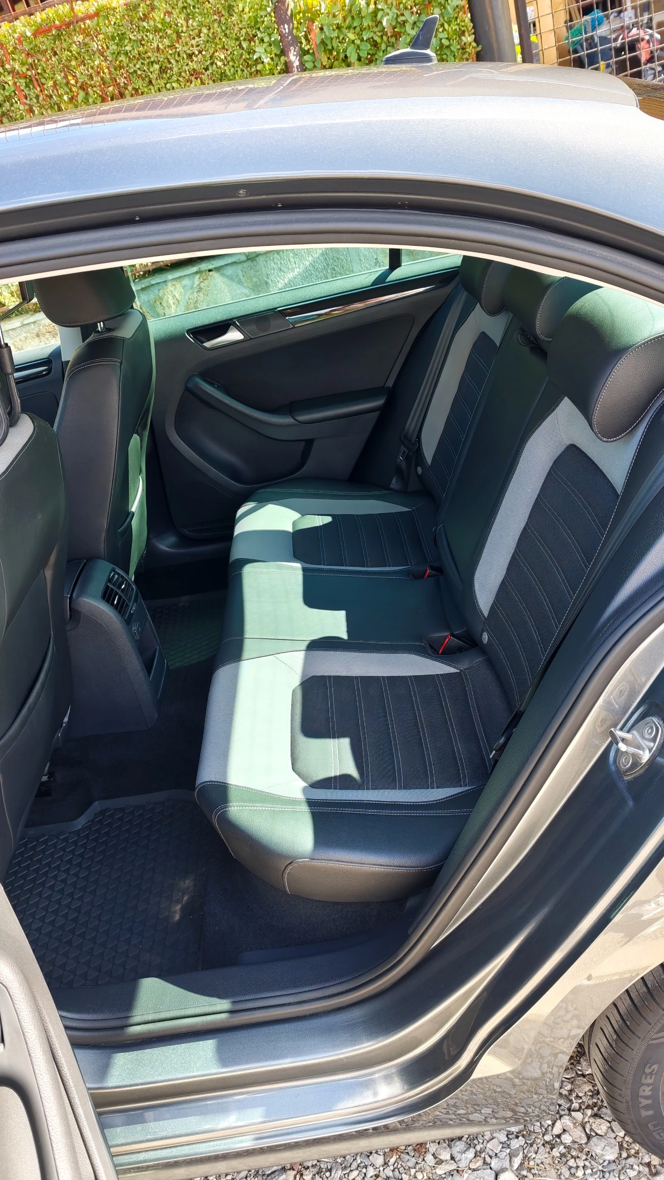 VW Jetta 2.0 TDI, снимка 13 - Автомобили и джипове - 56103766