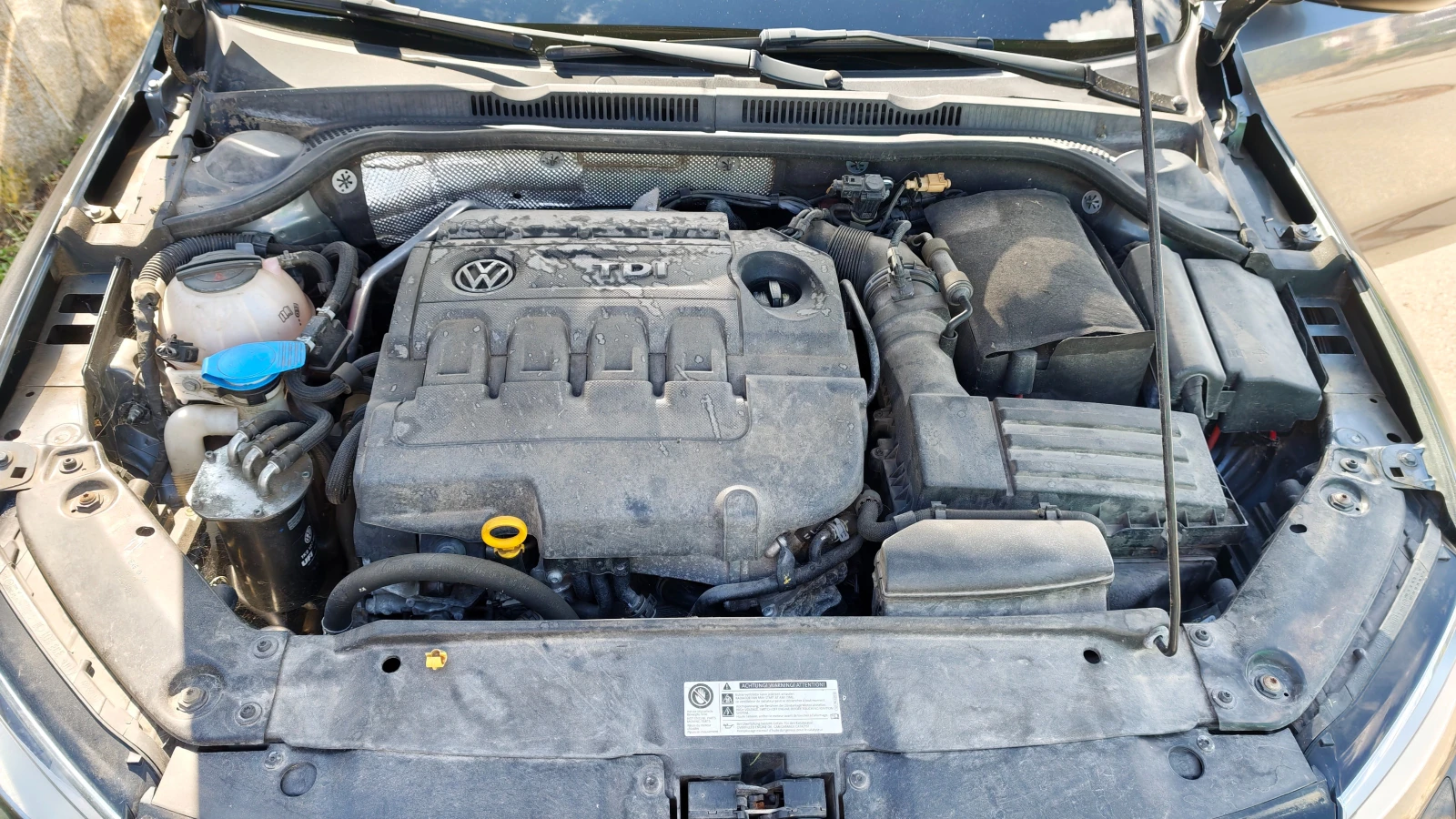 VW Jetta 2.0 TDI, снимка 16 - Автомобили и джипове - 56103766