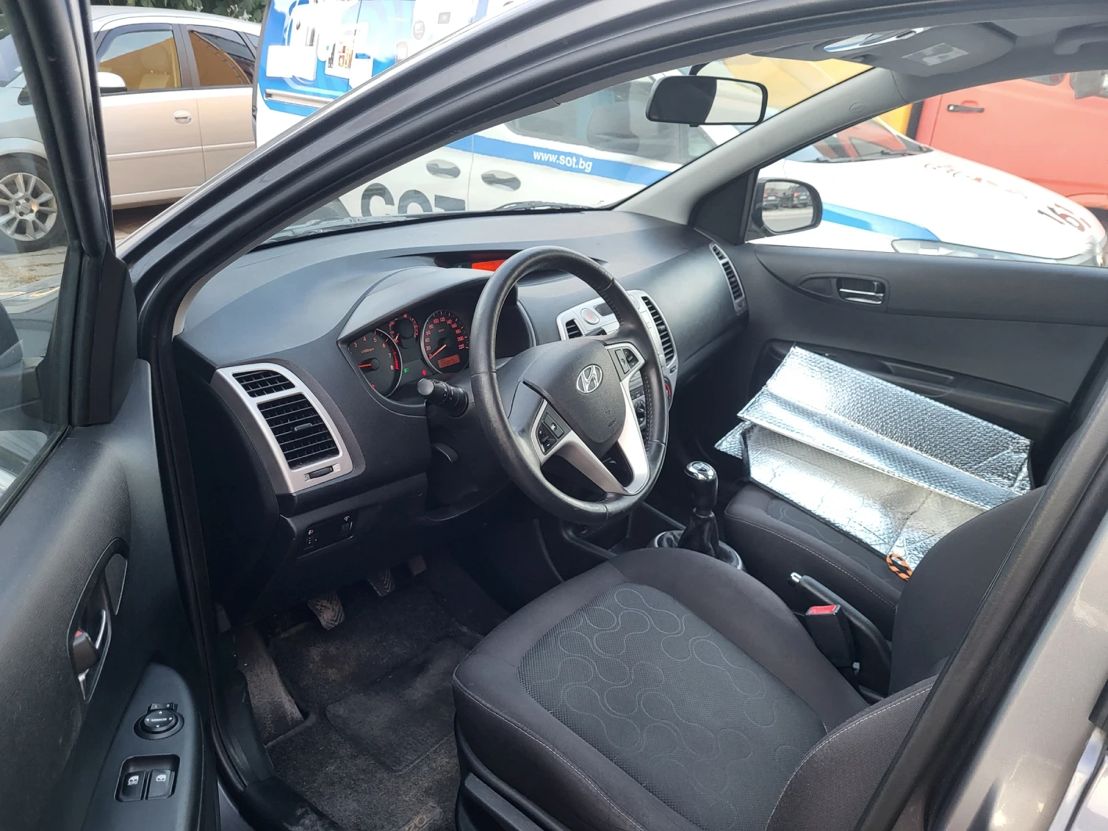 Hyundai I20, снимка 10 - Автомобили и джипове - 56106483