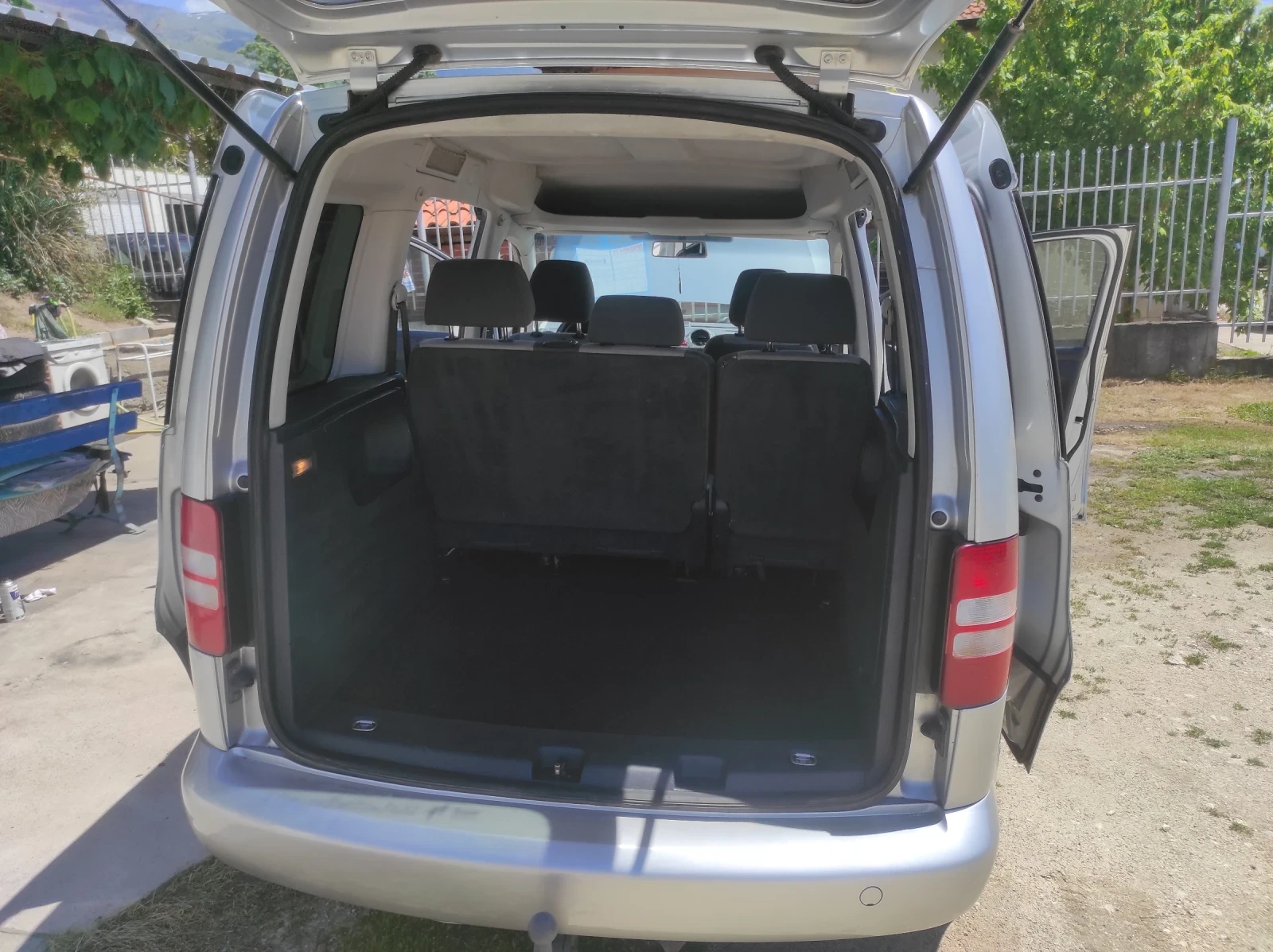 VW Caddy 2.0 TDI, снимка 12 - Автомобили и джипове - 56261354