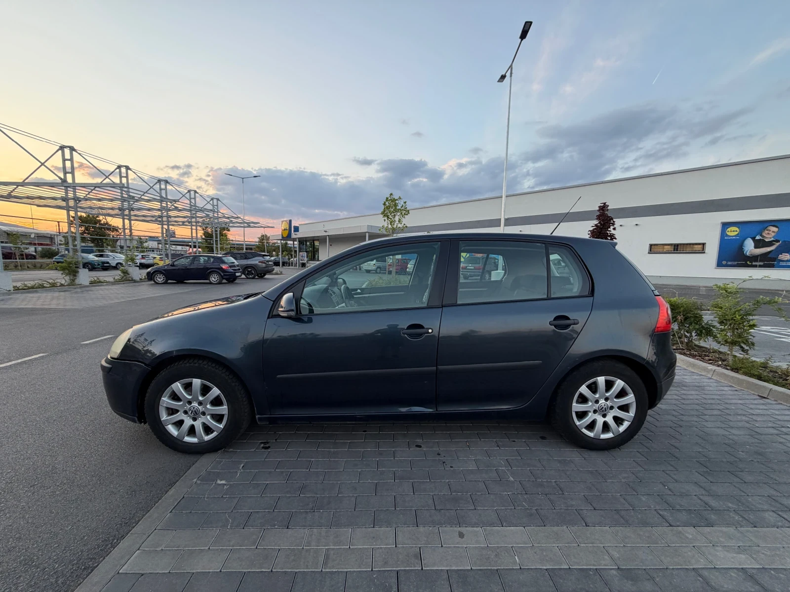 VW Golf, снимка 3 - Автомобили и джипове - 56362367