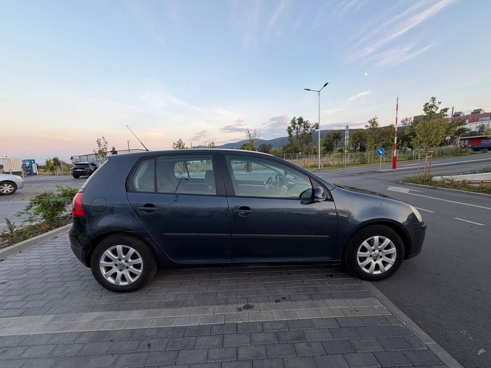VW Golf, снимка 7 - Автомобили и джипове - 56362367