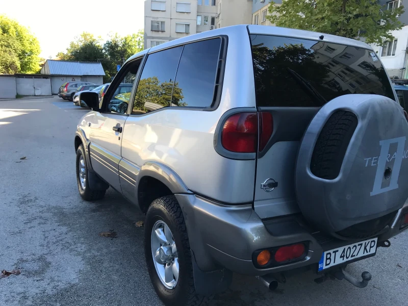 Nissan Terrano, снимка 5 - Автомобили и джипове - 47444266