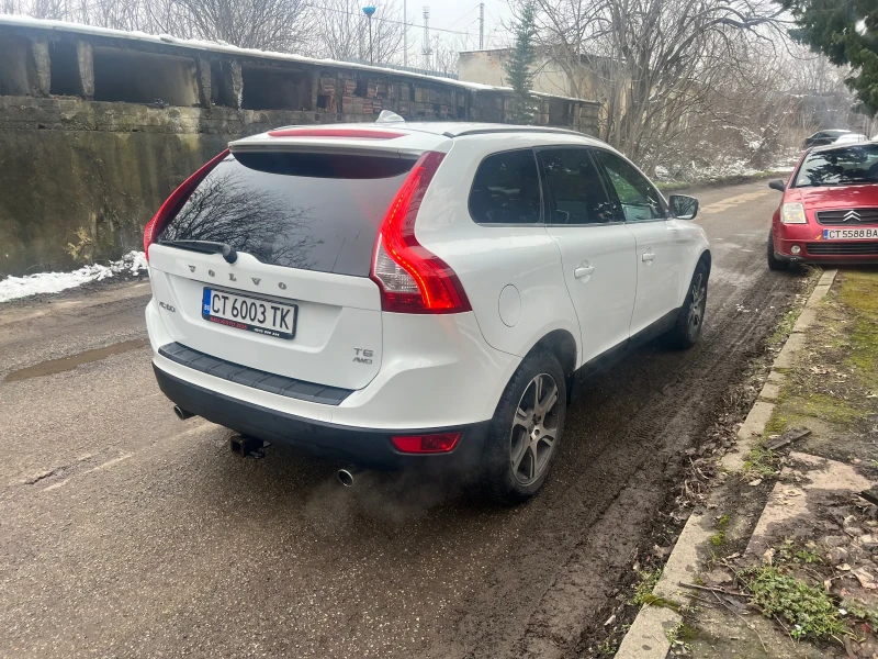 Volvo XC60 3.0 Т, снимка 5 - Автомобили и джипове - 53352108