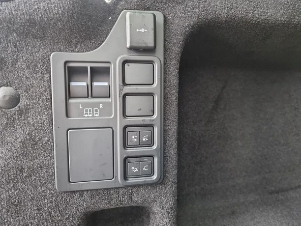 Land Rover Discovery D250 = Dynamic SE = 7 Seats  | Mobile.bg   12