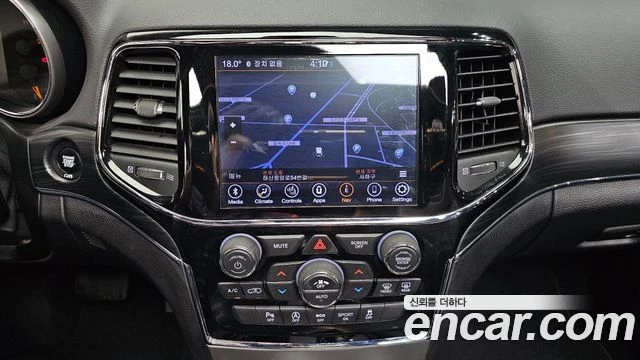 Jeep Grand cherokee 3.6 LIMITED| КАМЕРА| ПОДГРЕВ| ОБДУХВАНЕ| PANO, снимка 12 - Автомобили и джипове - 55789161