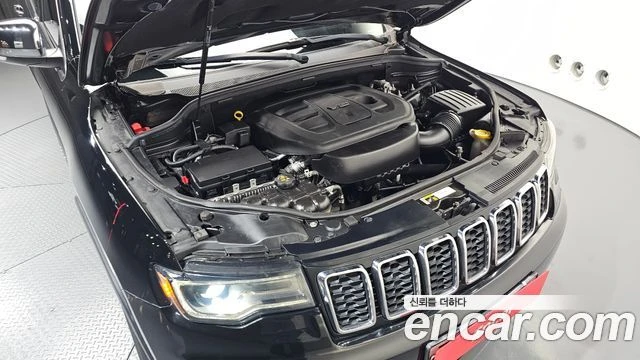 Jeep Grand cherokee 3.6 LIMITED| КАМЕРА| ПОДГРЕВ| ОБДУХВАНЕ| PANO, снимка 17 - Автомобили и джипове - 55789161
