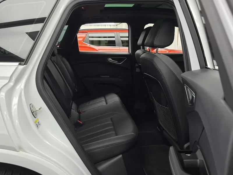Audi Q4 40 Premium - ���� 30% ����� | Mobile.bg � ����������� 12