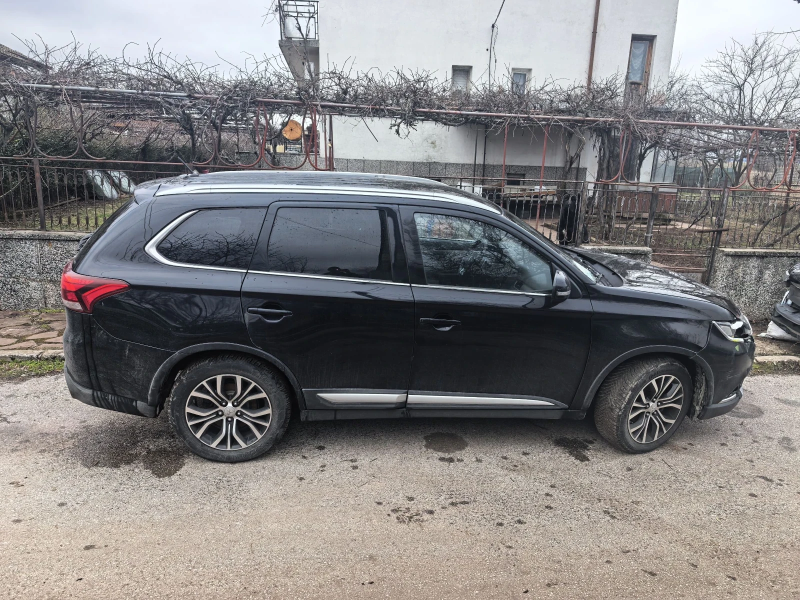 Mitsubishi Outlander 2.2 diesel - изображение 5