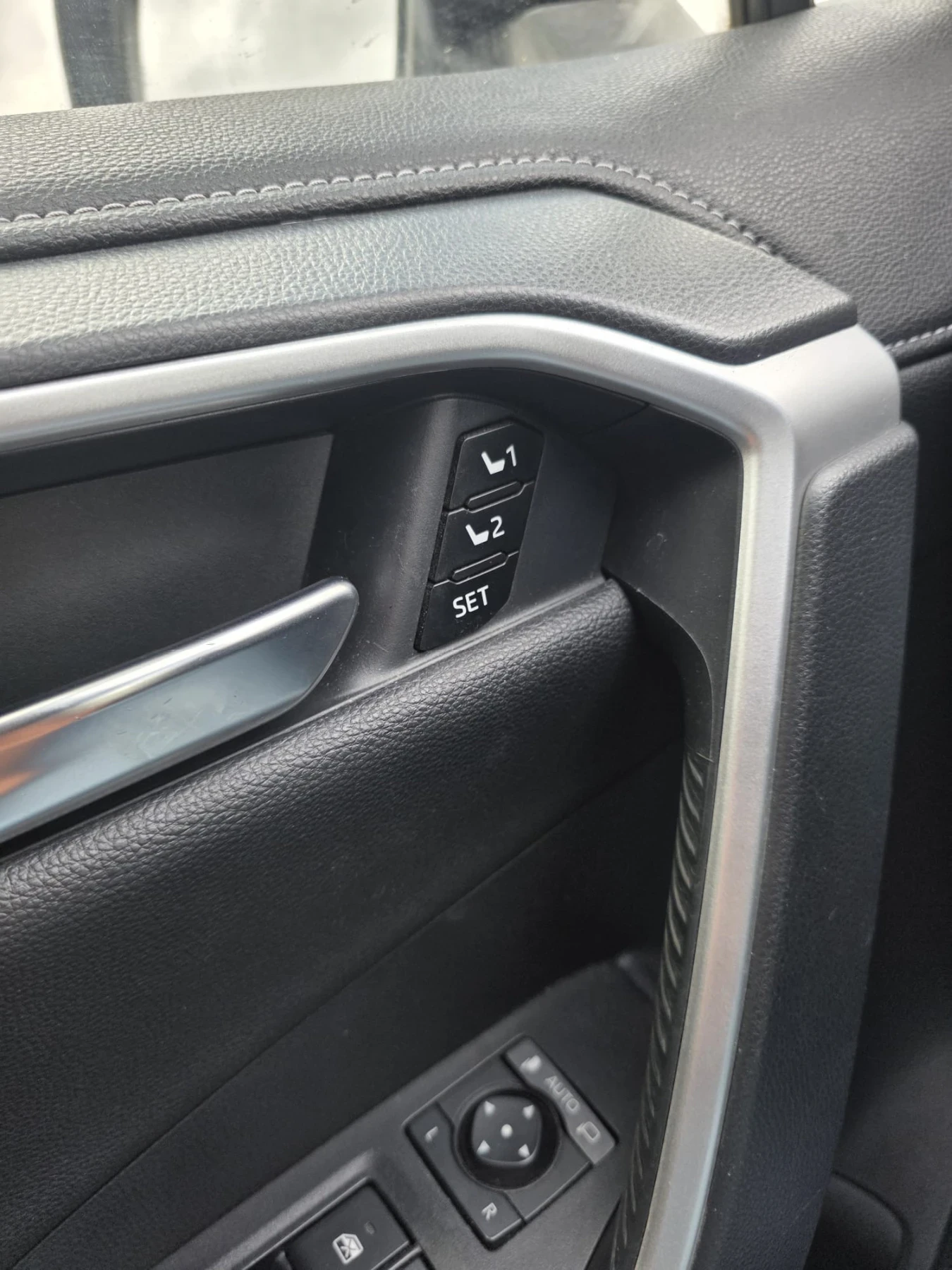 Toyota Rav4 !!!ОЧАКВАН ВНОС!!! 2.5 HYBRID 222hp. LOUNGE AWD, снимка 10 - Автомобили и джипове - 53822888