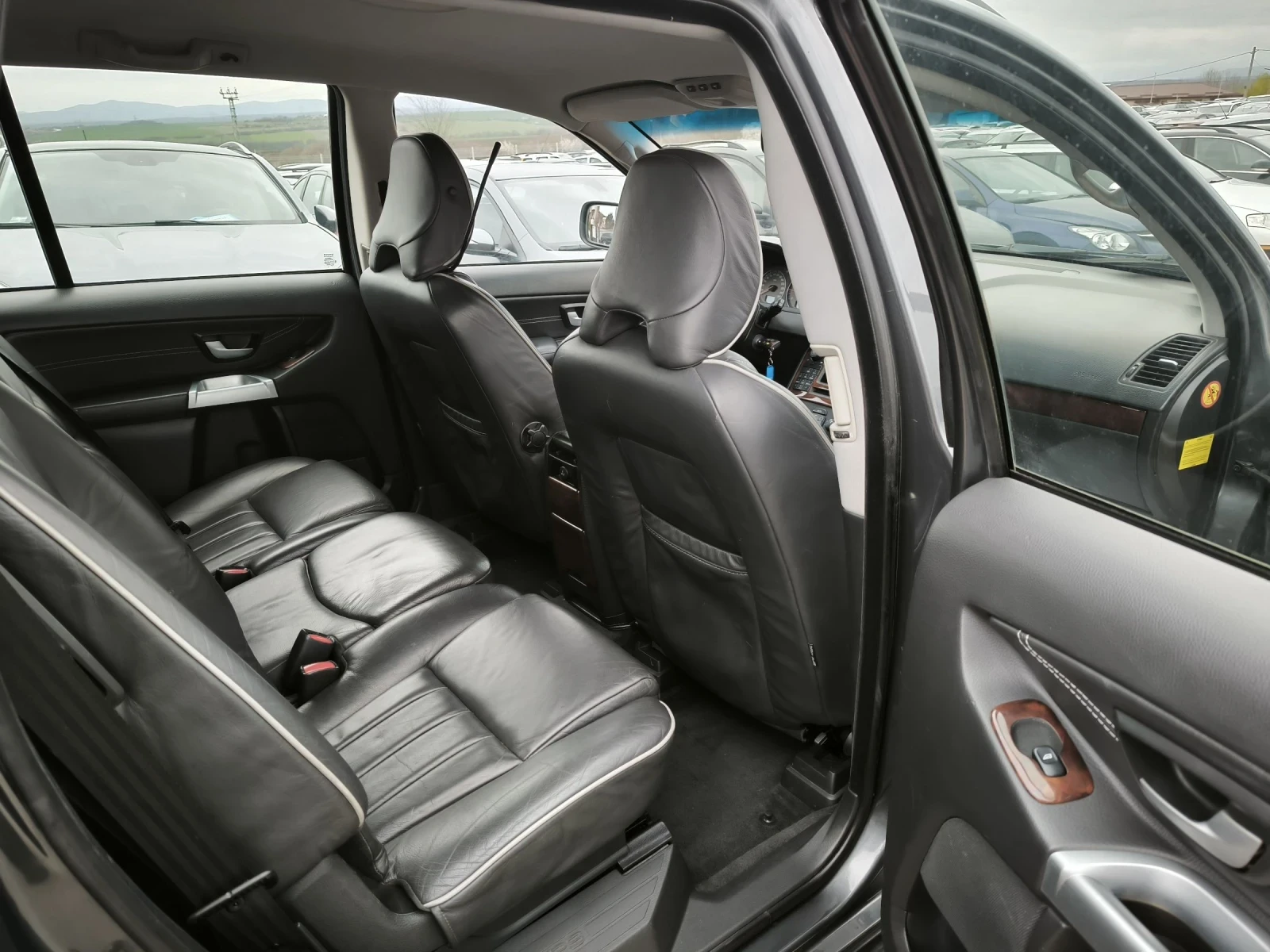 Volvo Xc90 2.4D5 4x4, снимка 9 - Автомобили и джипове - 53939558