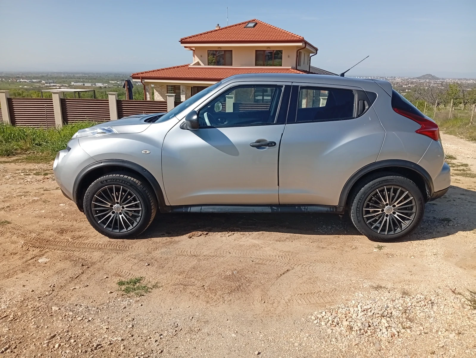 Nissan Juke, снимка 3 - Автомобили и джипове - 54333225