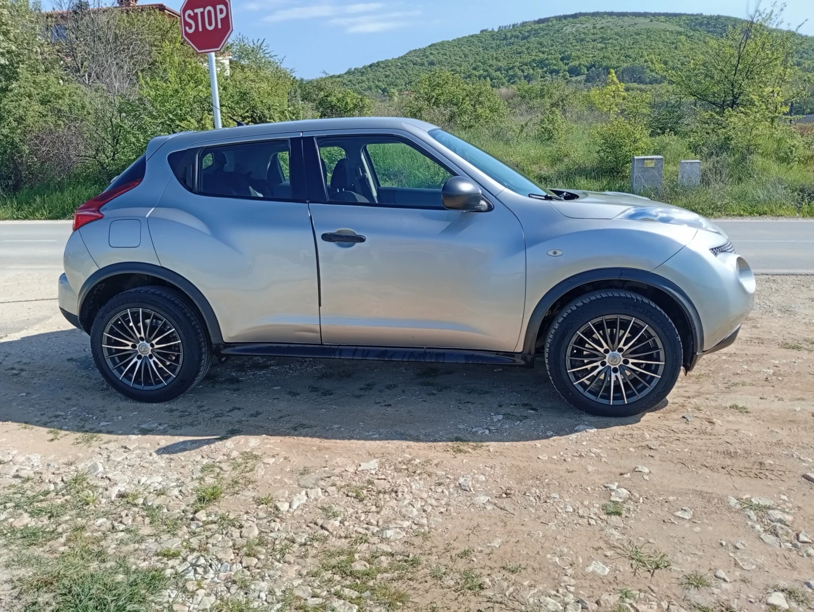 Nissan Juke, снимка 8 - Автомобили и джипове - 54333225
