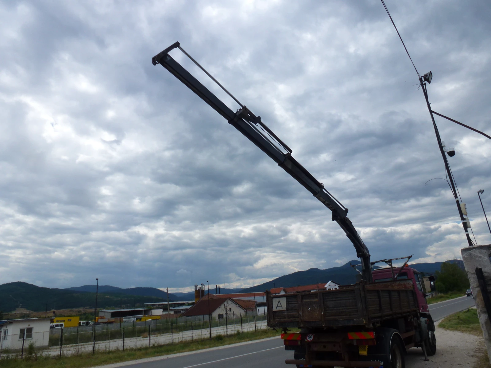 Iveco 180 САМОСВАЛ С КРАН, снимка 5 - Камиони - 55189578