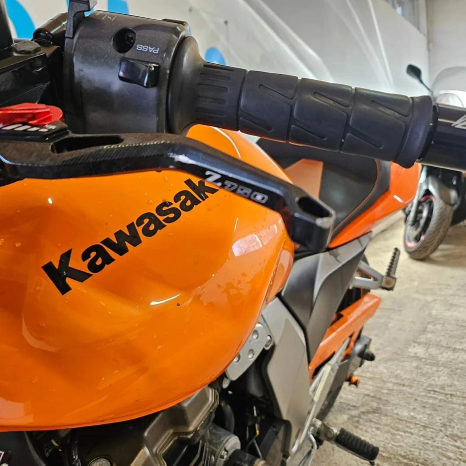 Kawasaki Z 750 - изображение 4