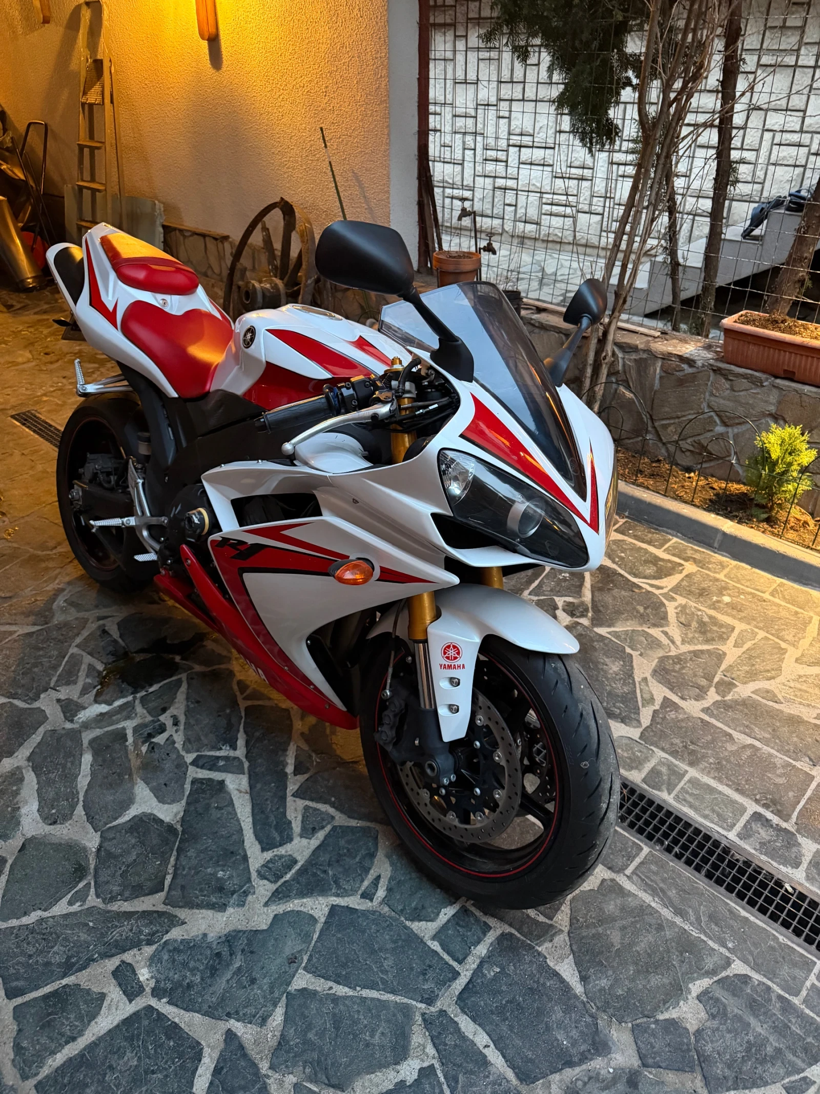 Yamaha YZF-R1
