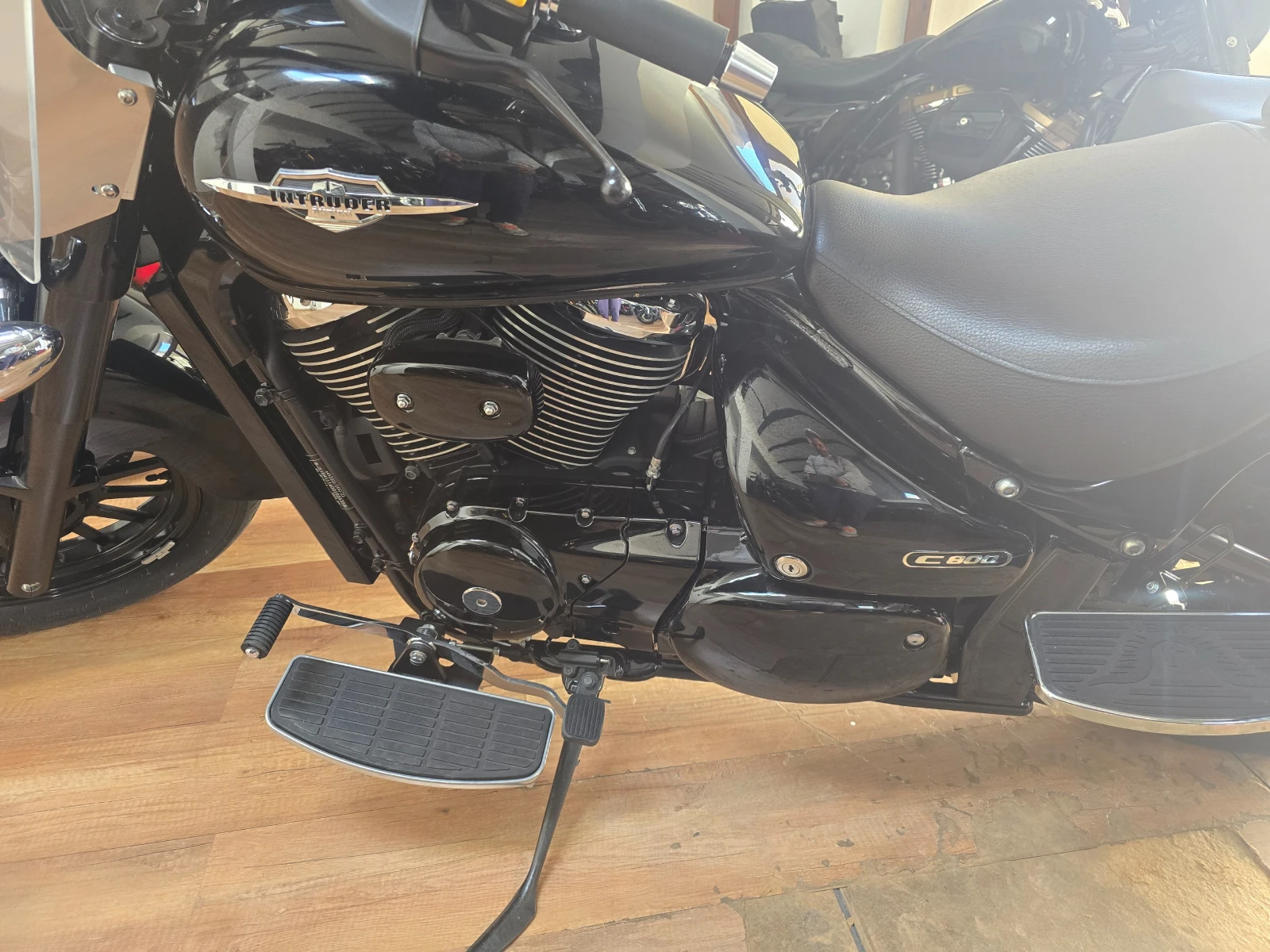 Suzuki Intruder C 800, снимка 13 - Мотоциклети и мототехника - 56418468